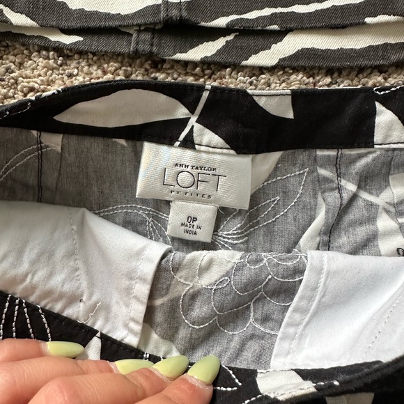 SKIRT BUNDLE OF 4!!! 🖤🖤 - Picture 6 of 10